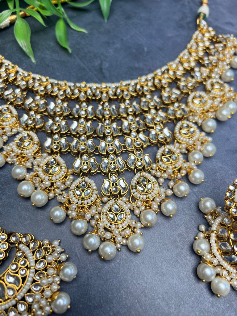 V Shaped Kundan Necklace Set