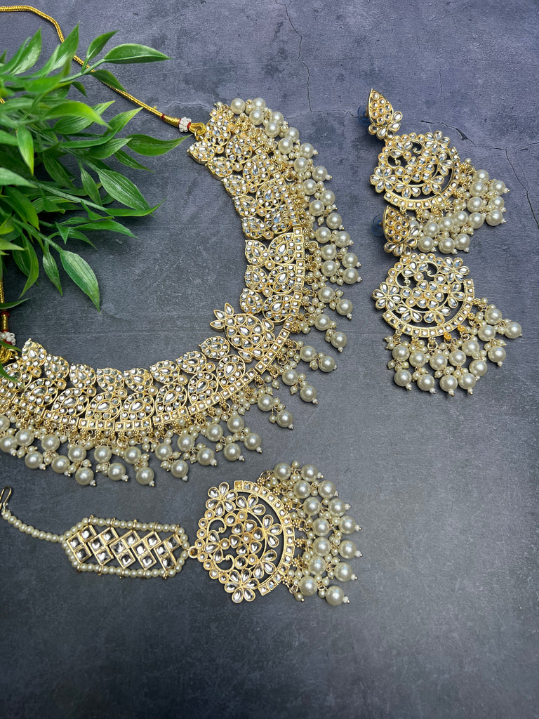 Kundan Pearl Choker Set