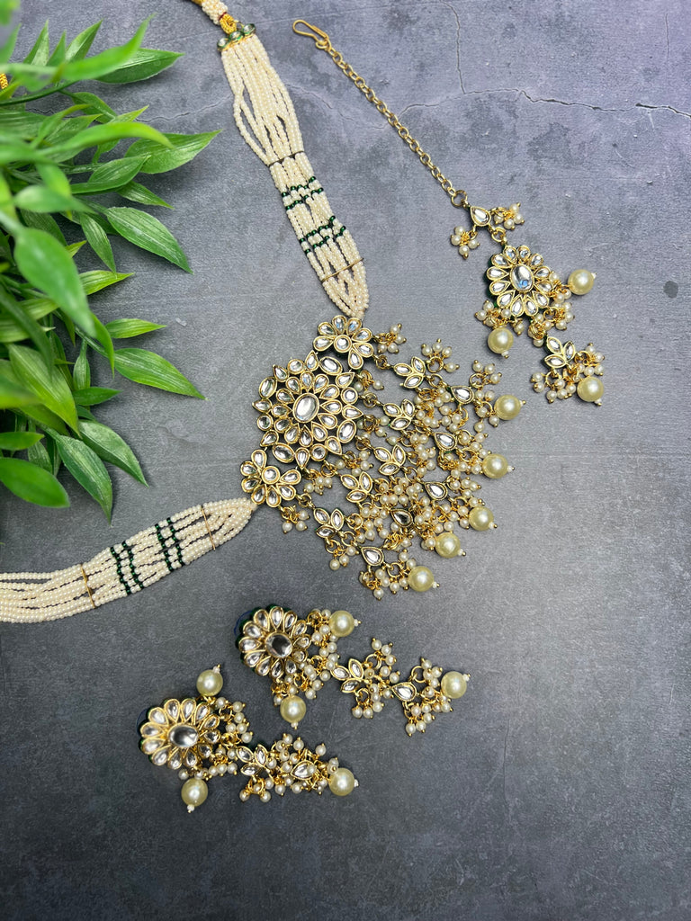 Chandelier Kundan Choker Set