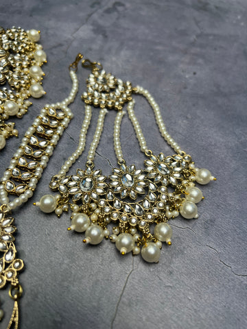 Image of Kundan Choker Set With Passa