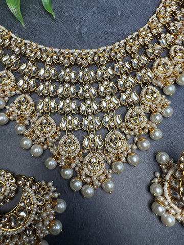 Image of V Shaped Kundan Necklace Set