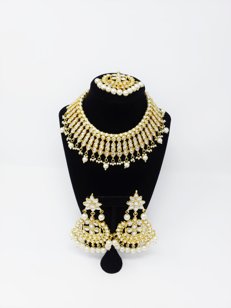 Gold Toned Kundan Choker Set