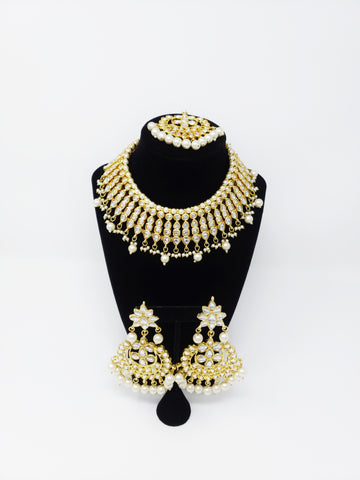 Image of Gold Toned Kundan Choker Set