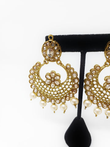 Image of Antique Polki Earrings And Tikka