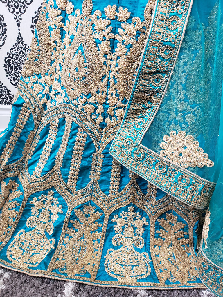 Ferozi Lehenga