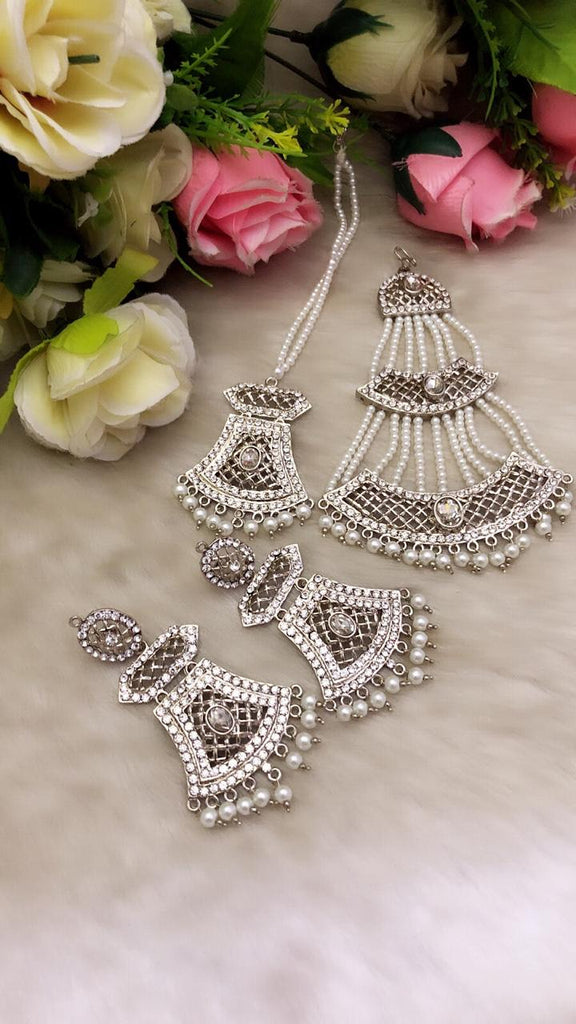 Silver Earring & Passa Set