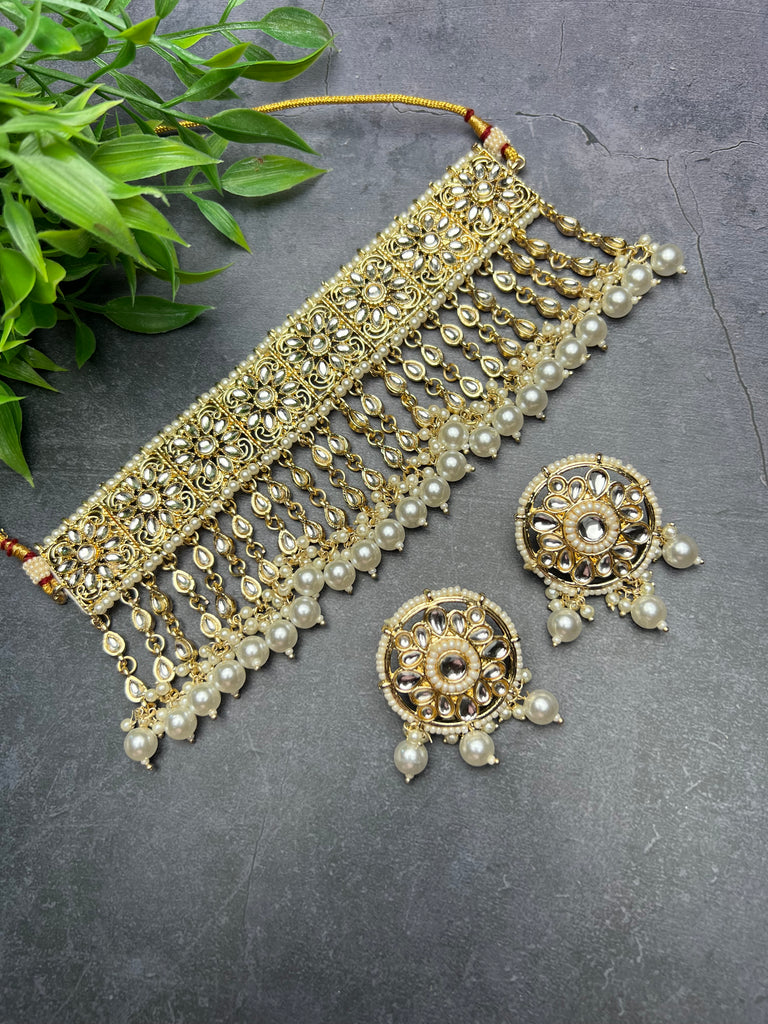 Kundan Chandelier Choker With Studs