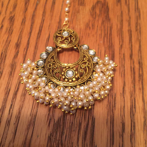 Image of Gold Clustered Pearl Set Earring & Tikka (3Pc)
