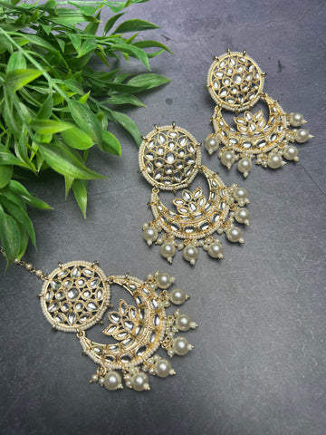 Image of Kundan Earring Tikka Set