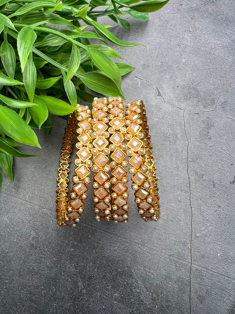 Cream Bangle/Kadhe Set