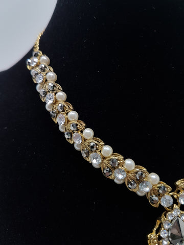 Image of Black And Gold Necklace Set
