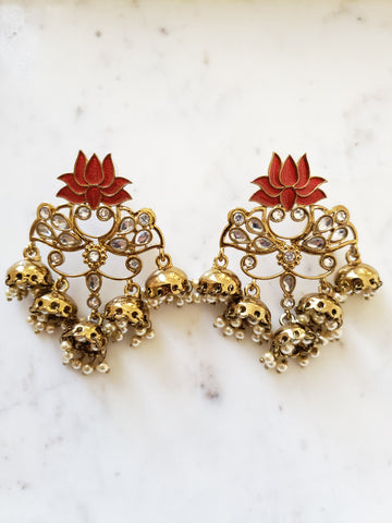 Image of Lotus Champagne Earrings