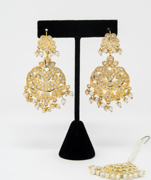 Gold Jadau Set With Pearls