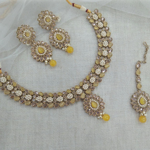 Yellow Pearl Necklace Set